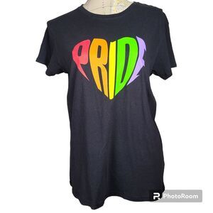 NEW PRIDE Womens Size Large Black Rainbow Pride Heart Short Sleeve T-Shirt